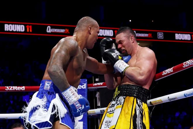 沃德利11回合TKO帕克,成为WBO法定挑战者