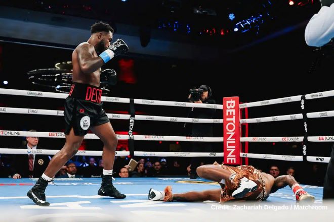 卡洛斯-亚当斯12回合大胜威廉姆斯卫冕